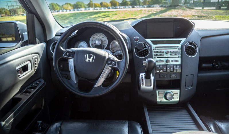 Honda Pilot Touring Sports Utility Vehicle full